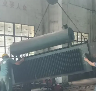 糖廠制煉車間設(shè)備檢修，鋼絲繩索具以安全之索系牢生產(chǎn)之基